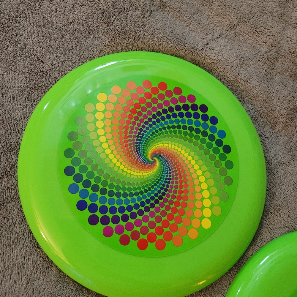 Frisbees - Picture 2 of 5